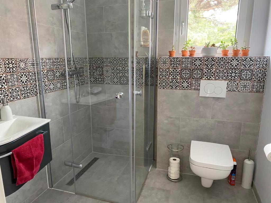 Schoenes Privatzimmer Region Hannover ชปริงเกอ ภายนอก รูปภาพ
